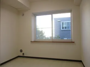 山鼻コンパウンド【2階】の居間