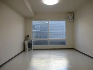 山鼻コンパウンド【2階】の居間