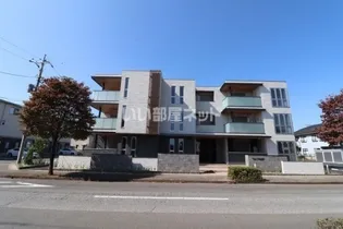 グラングラサ【1階】の外観