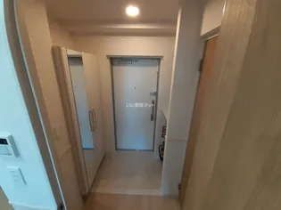 グランディオ TK【1階】の玄関