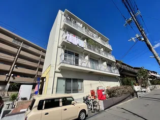 クリスタルヴィラ荒木【2階】の外観