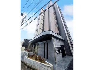 フリーダムファン【1階】の外観