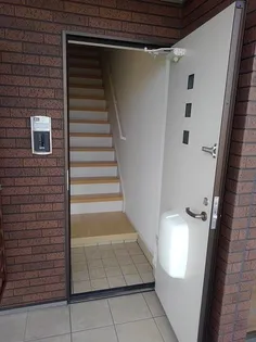 カントリーブライト C【2階】の玄関