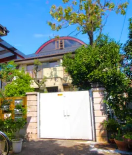 プラスペアティ【2階】の外観