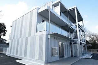 神奈川県伊勢原市下糟屋【マンション】の外観