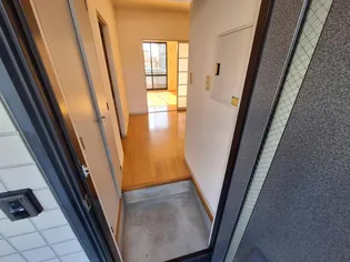 セフィラ加藤E【1階】の玄関