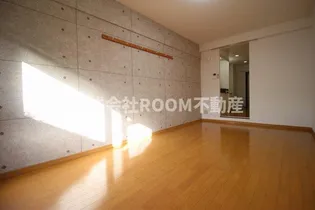 ダウンタウン益吉【1階】の居間