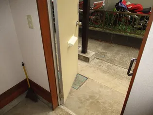 東和ハイツ【2階】の玄関