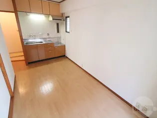 麻田レインボーハイツ【3階】の居間