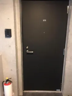 ASTILE三軒茶屋IIIの玄関