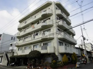 マンションエイト【4階】の外観