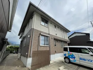 ブレースR【2階】の外観