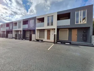 埼玉県越谷市大字大房【マンション】の外観