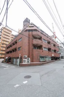 ロイヤルハイツ新宿御苑【3階】の外観