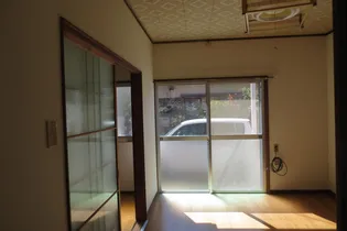 久藤アパートの居間