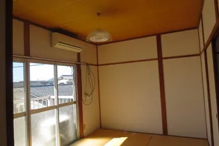 久藤アパートの居間