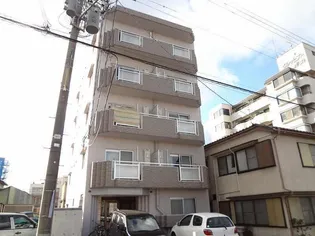 アストレイア・マンション【3階】の外観
