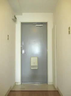ライラックマンション【3階】の玄関
