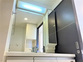 ワイズエステムコート北谷美浜センタータワー【9階】の内装