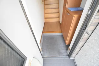 マーベラスA【2階】の玄関