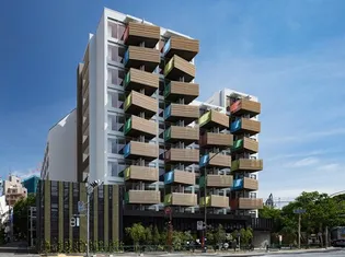 東京都新宿区大京町【マンション】の外観