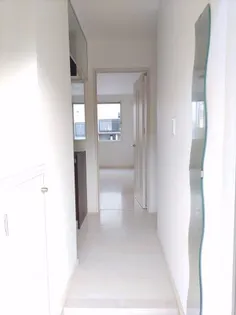 ラウレア【1階】の玄関