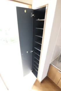 フラット42【2階】の玄関