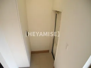 ハイツタカシマIIIの玄関