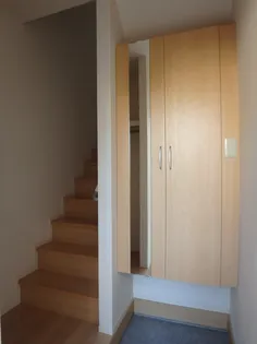 モルト・ベーネ【3階】の玄関