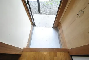 オーゼン十王【1階】の玄関