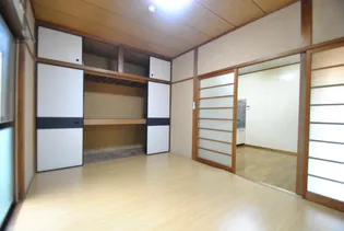 オーゼン十王【1階】の居間