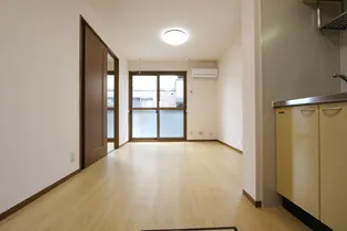 スクエア鞍月【1階】の居間