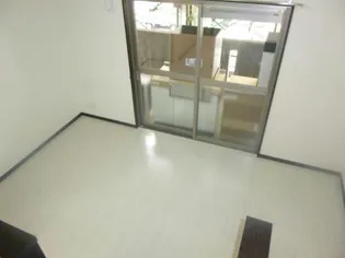 グランドアーク神宮東の居間