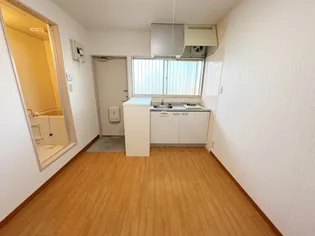 ヴィラージュ【2階】の居間