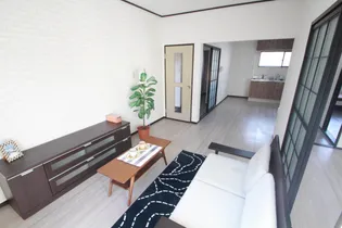 ルナ・ポート21 B【1階】の居間