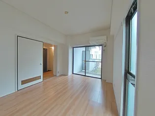 メープルリーフ【1階】の外観