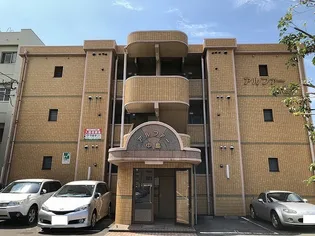 アルファー中島【3階】の外観