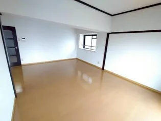 エラン宮崎II番館【3階】の居間