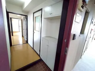 エラン宮崎II番館【3階】の玄関