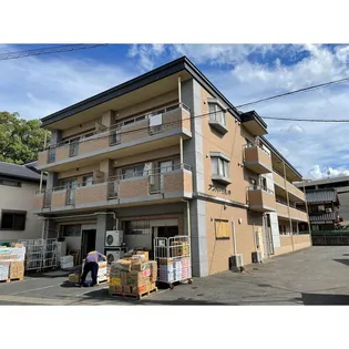 アンバーサルM【2階】の外観