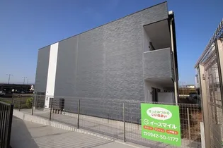 ラトナス【1階】の外観