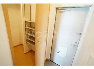 エテルノ フィオーレ 1番館【2階】の玄関