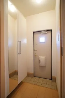 ファインC【1階】の玄関