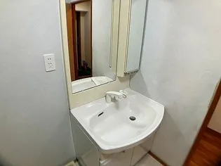 ライオンズマンション泊第6【3階】の内装