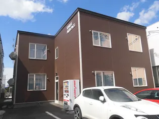 THREE ARROWS【2階】の外観