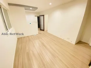 ウルバーノIII【2階】の居間