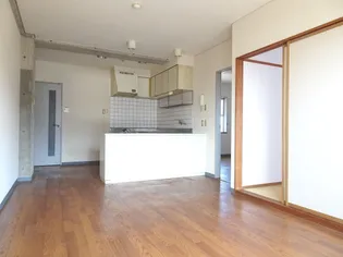 ミコウビル【3階】の居間