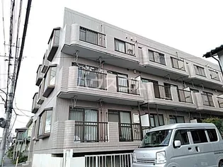 ロイヤルタウン下九沢【1階】の外観