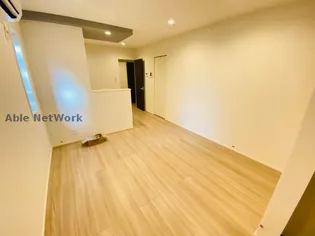 ウルバーノIII【1階】の居間