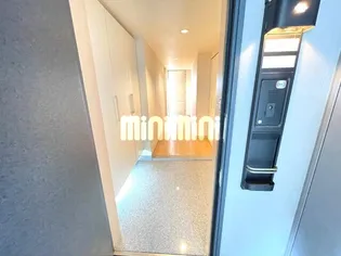 キャッスルハイツ桑名【8階】の玄関